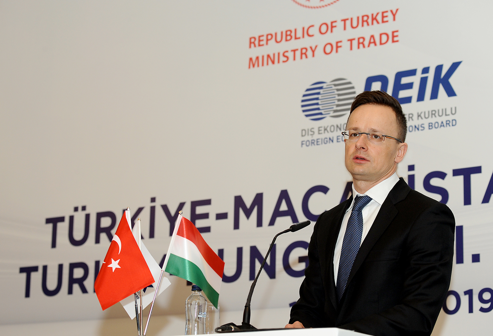 1550058689_Macaristan_D____i__leri_ve_D_____Ticaret_Bakan___P__ter_Szijj__rt__.jpg